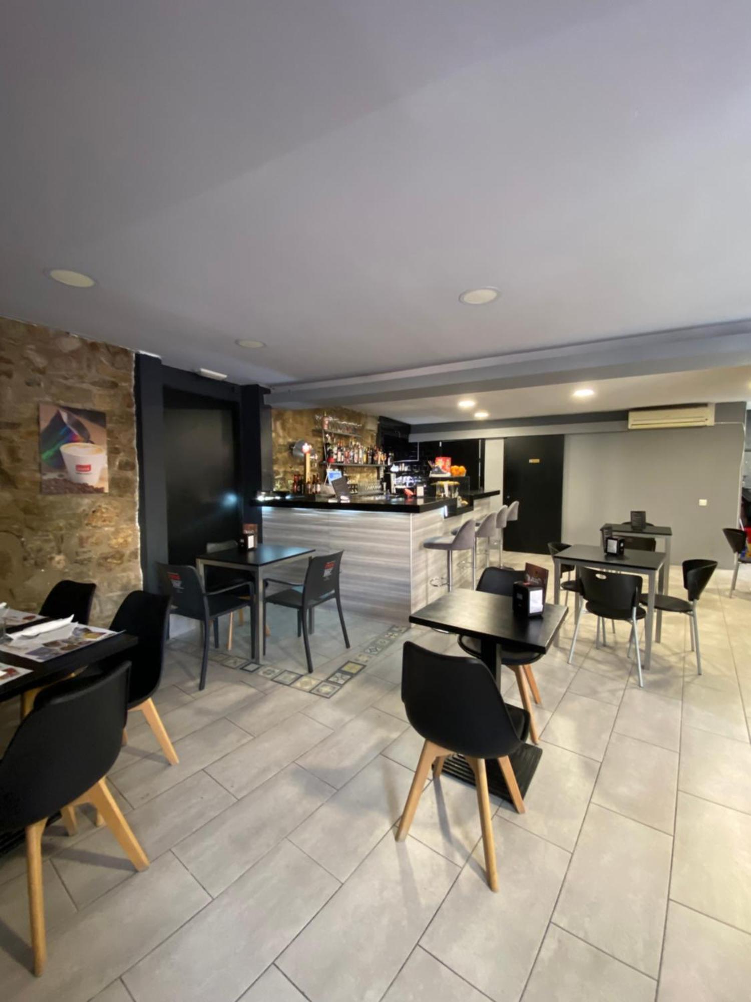 Hostal La Masia 만레사 외부 사진